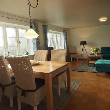 Holiday Oystercatcher Апартаменты *